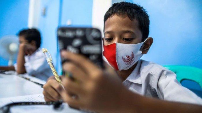 Guru di Era Digital: Tantangan dan Solusi Teknologi Pendidikan